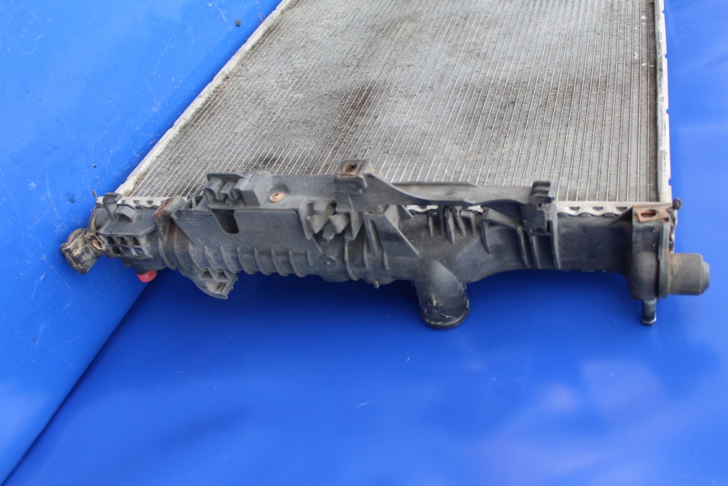 Купити Радіатор води оригінальний номер mercedes ml w164 gl x164 w251 3.5 cdi a2515001304