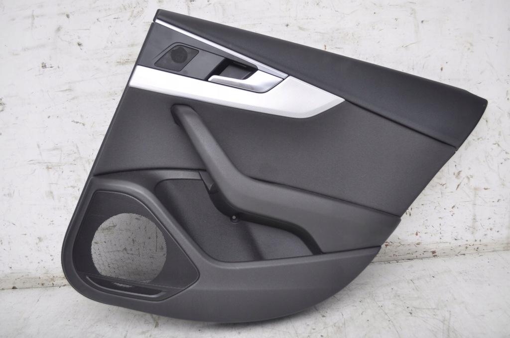 фото №1, Audi a4 b9 обшивка двері правий задня sedan