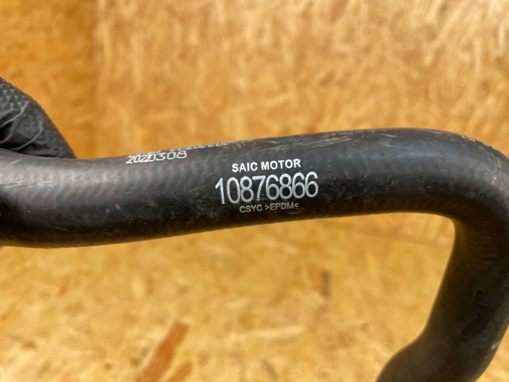 Патрубок труба шланг води mg zs ev електрик 10876866 2021- в Україні