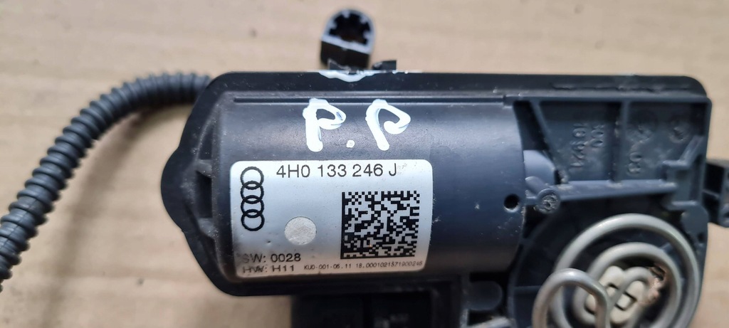 фото №5, Sq2 s3 8v sedan a3 модуль моторчик выхлоп golf vii r a4 b9 4h0133246j