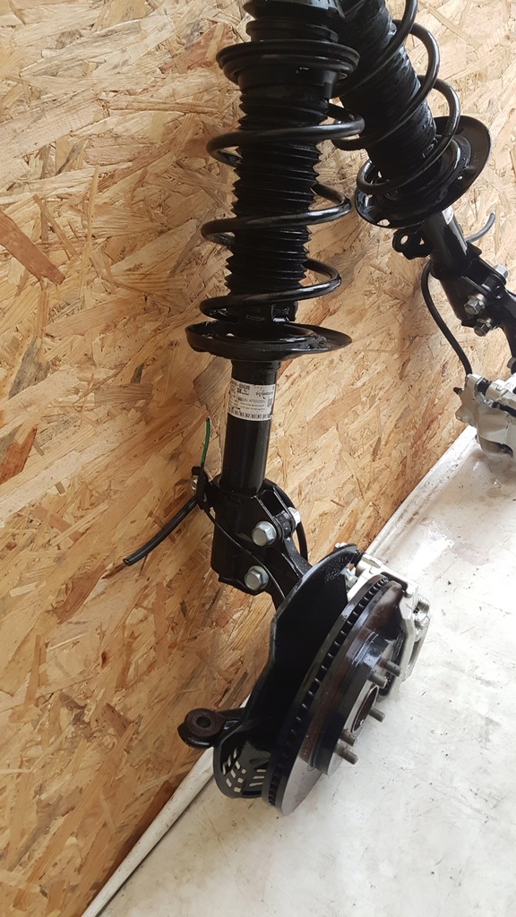 фото №1, Toyota yaris cross амортизатор поворотний кулак права