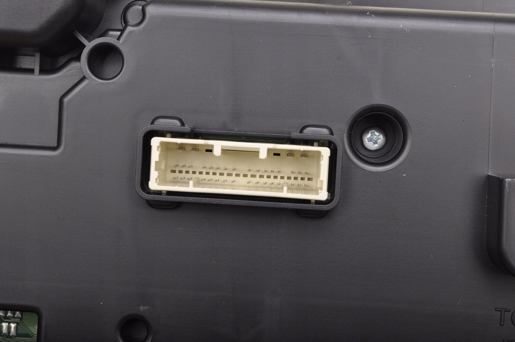 фото №8, Toyota yaris iv 1.5 hybrid счетчик приборы 83800-k0271 anglik