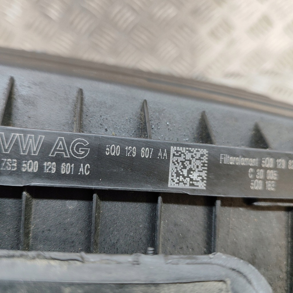 фото №8, Volkswagen passat b8 2015 корпус фильтра воздуха