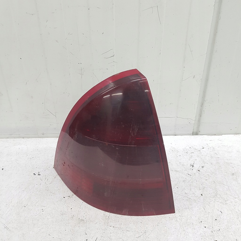 фото №1, Лампа левая задняя citroen c5 ii 89032697x31