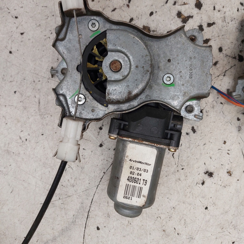 фото №12, Nissan primera p12 подъемник стекло правый + левый задняя 400601t9 400600t9