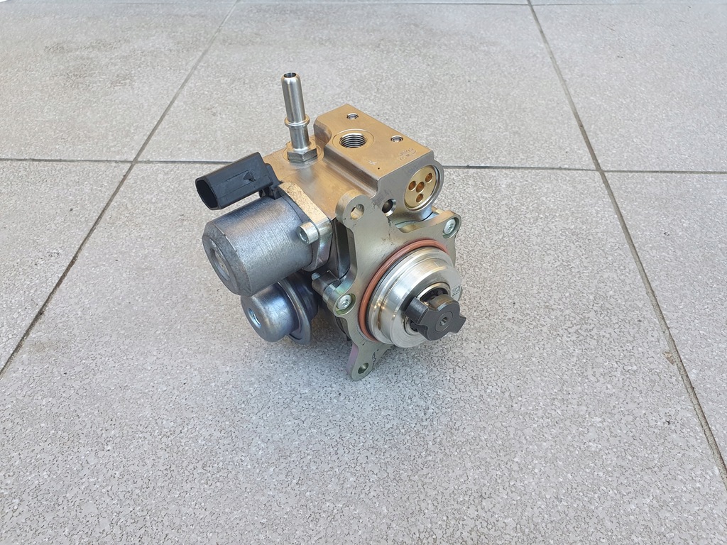 фото №1, Насос впрыскная топлива c c5,p207 1.6thp