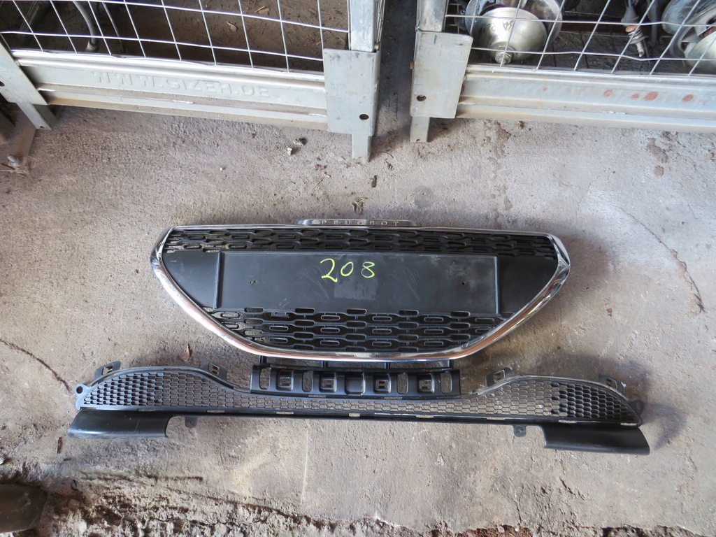 фото №1, Решётка бампера peugeot 208