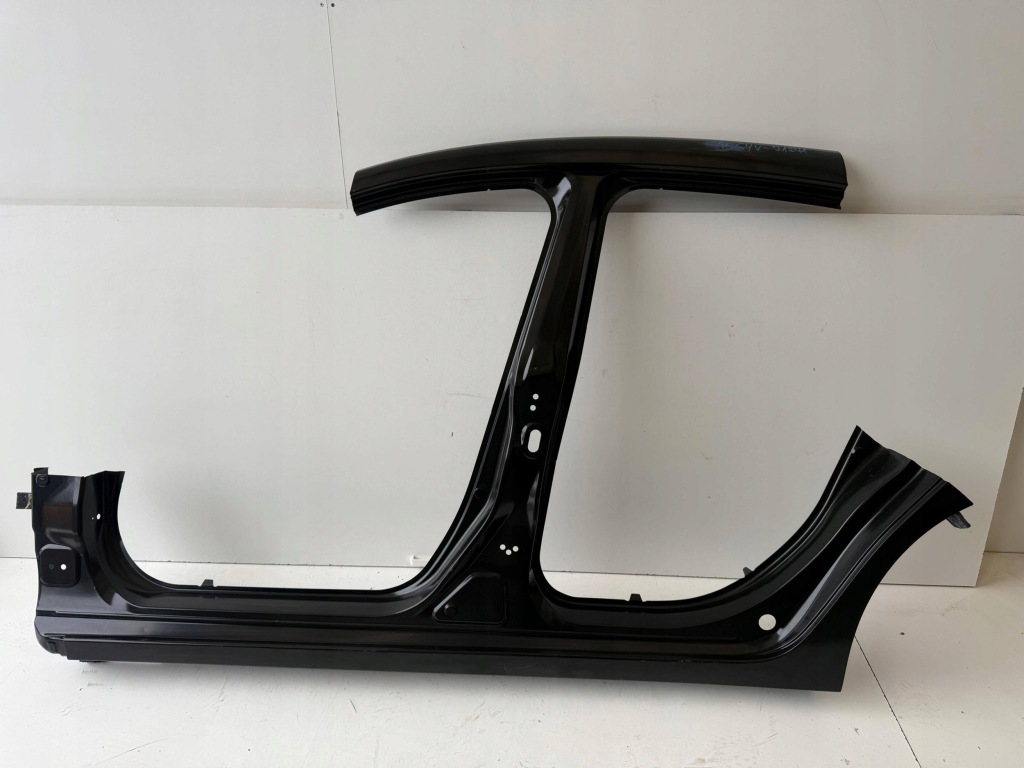 фото №1, Mazda 3 iii 13- обшивка левая рама блок двигателя порог оригинал