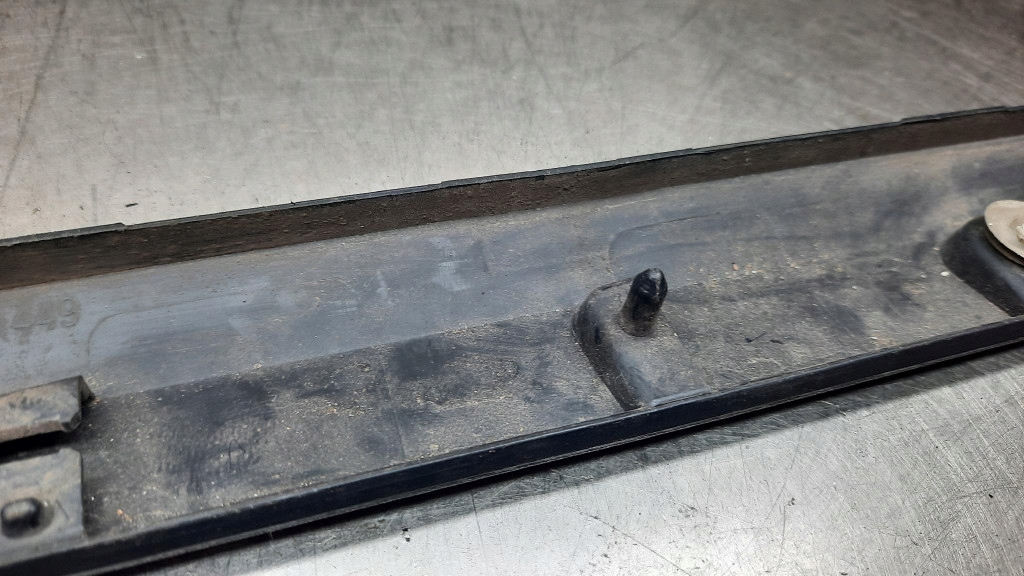 фото №8, Молдинг дверь нижняя левый задняя оригинальный номер 30661449 volvo s40 ii v50 04-12r