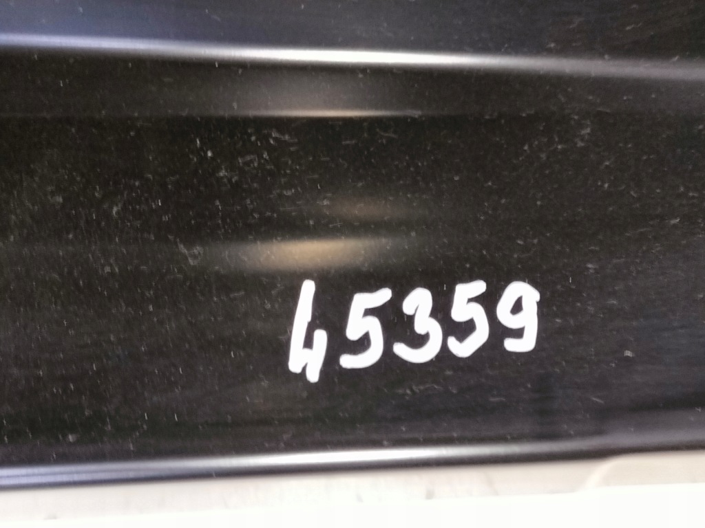 Поріг обшивка правий skoda octavia 4 iv 19- Недорого