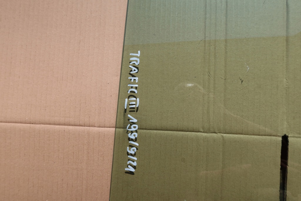 фото №4, Стекло дверь левый перед trafic iii 19 rok сколы