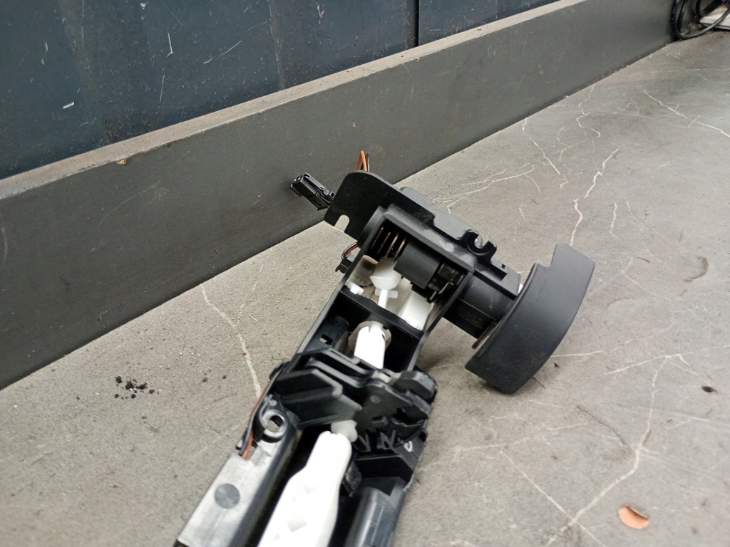 A2116800184 замок бардачка mercedes w211 універсал Ціна