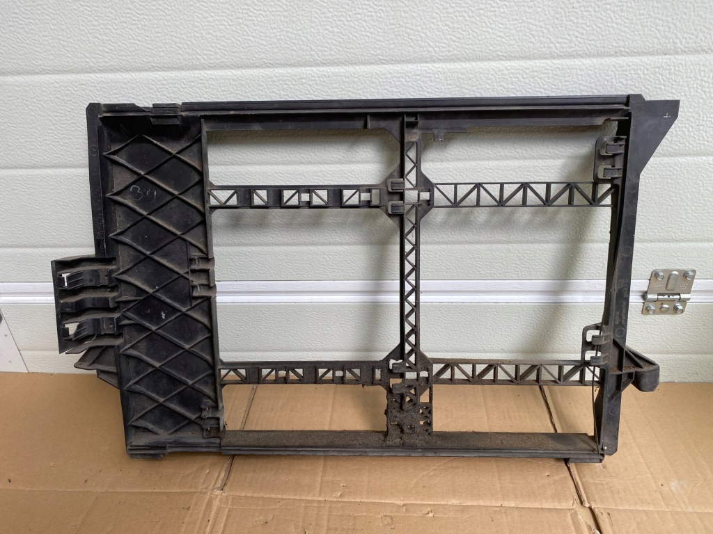 фото №1, Bmw e39 кронштейн радиатор кассета 1740835