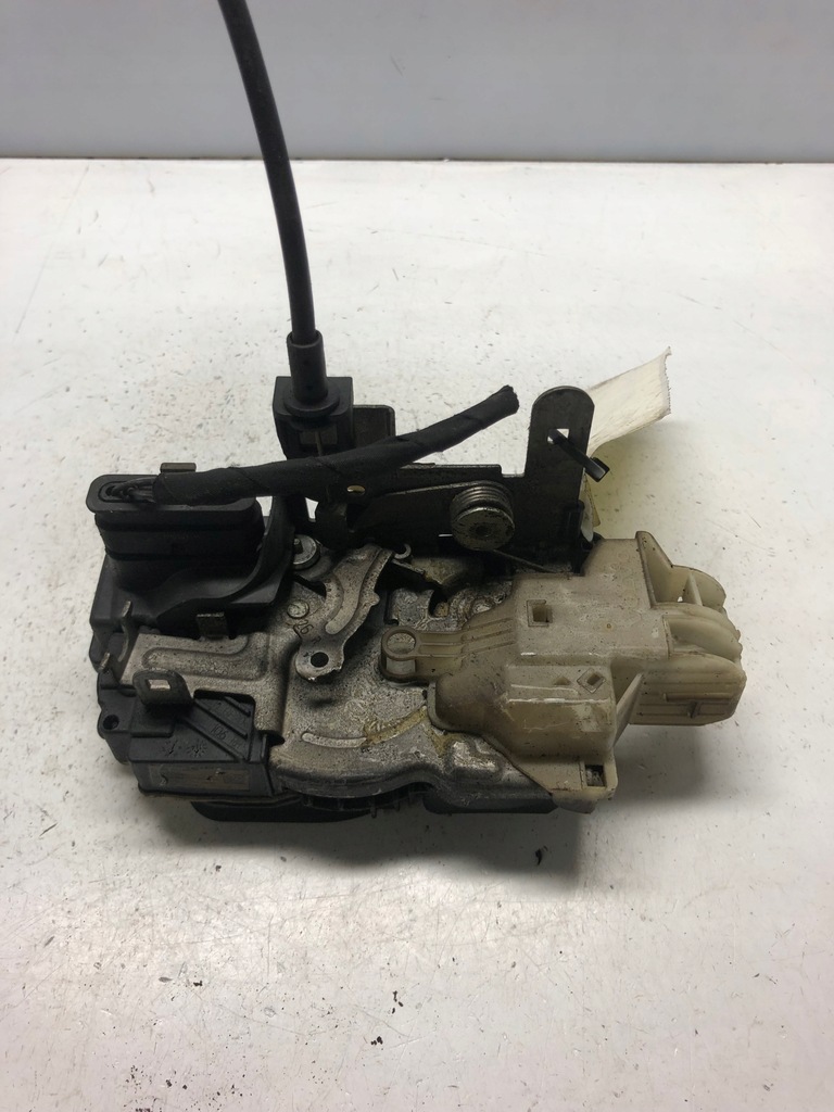 фото №1, Замок двері 932635 правий перед volvo