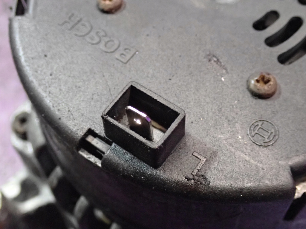 Volvo s40 1 96-00 2.0 140km генератор 0123315021 9164940 Недорого