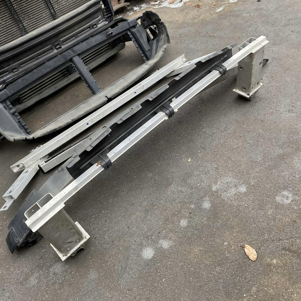 Ремень передний с радиаторами комплектный  xc60 2 xc90 2 Недорого