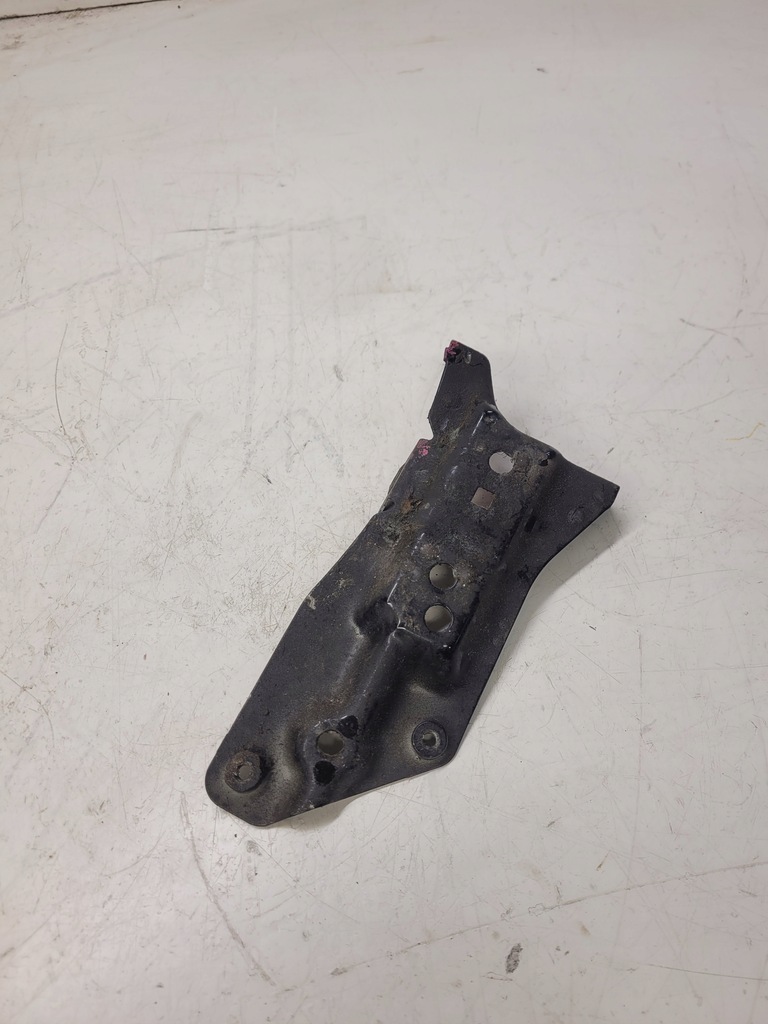 фото №13, Кронштейн крыла правое audi 8p 8p0821136a aso