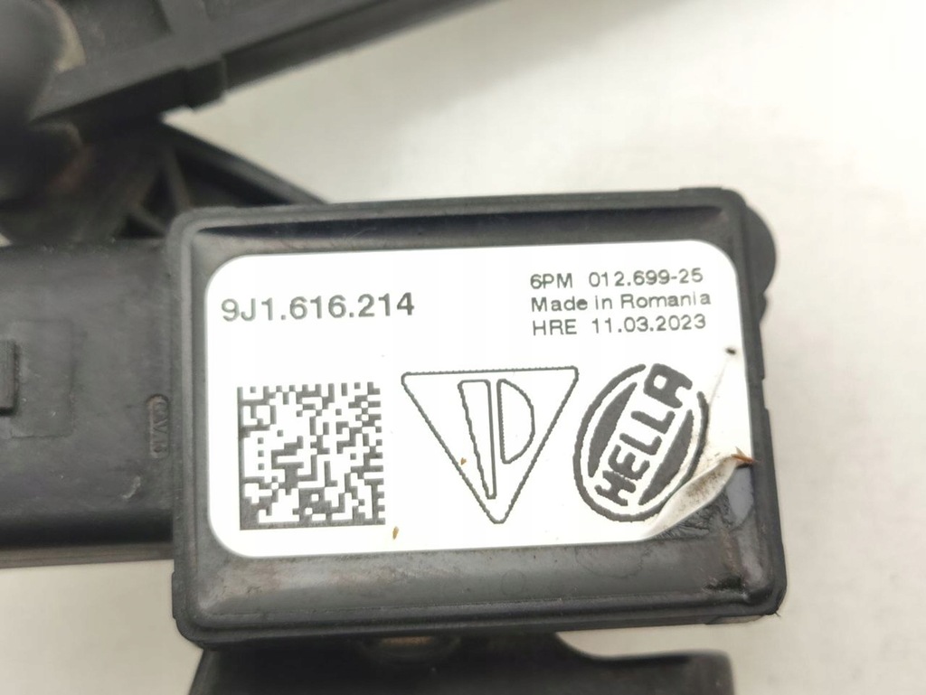 фото №7, Porsche taycan 9j1 2023 датчик выравнивание света osi передней 9j161621