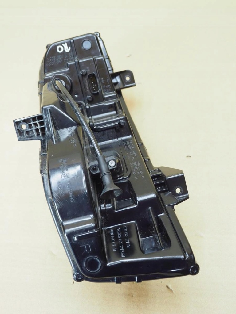 Поворотник led правый ford mustang pjr3b13200bg с Разборки