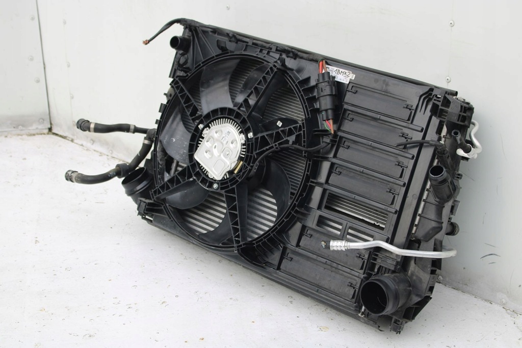 Bmw x2 радиатор воды 8645771 кондиционер 9271206 вентилятор 7636071 8645860 chło Киев