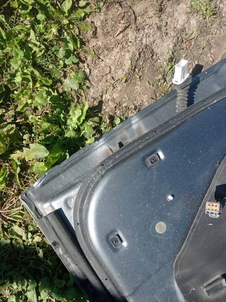 Chrysler 300c дверь правый  задняя Цена