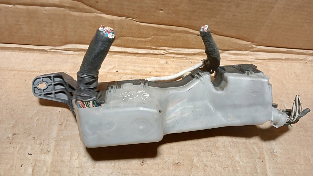 фото №3, Toyota avensis t25 fl коробка предохранителей 2.2d