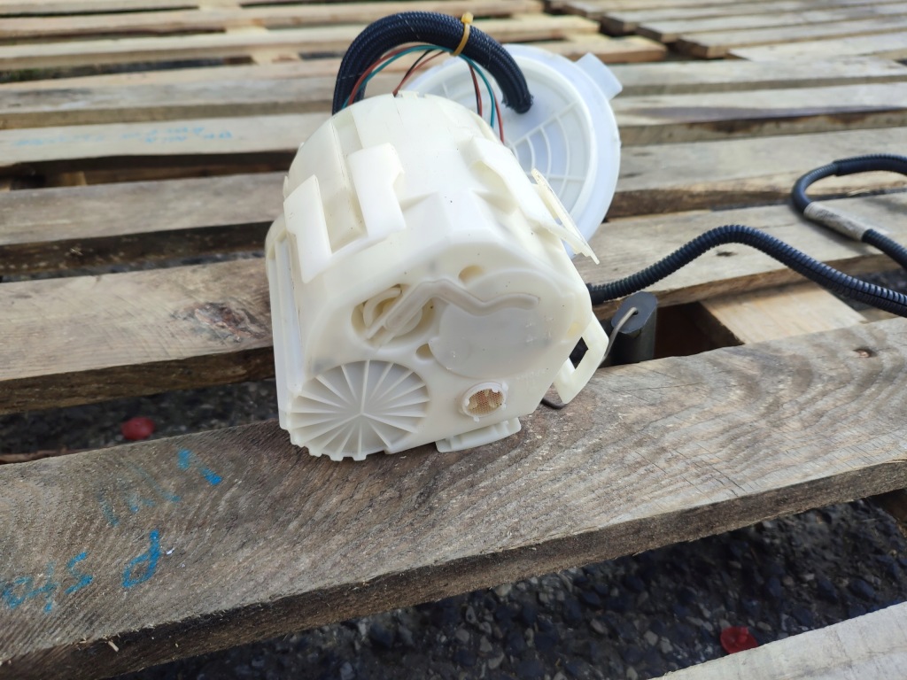 Насос топлива opel astra h z16xep 1.6 13119487 Киев