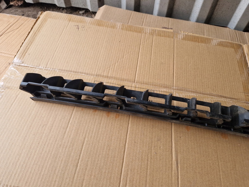 фото №9, Skoda rapid направляющая бампера задняя 5jh807863