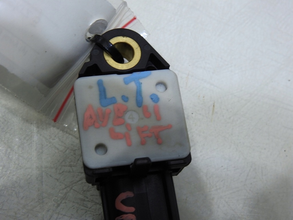 фото №6, Датчик ударный toyota avensis ii t25 lift