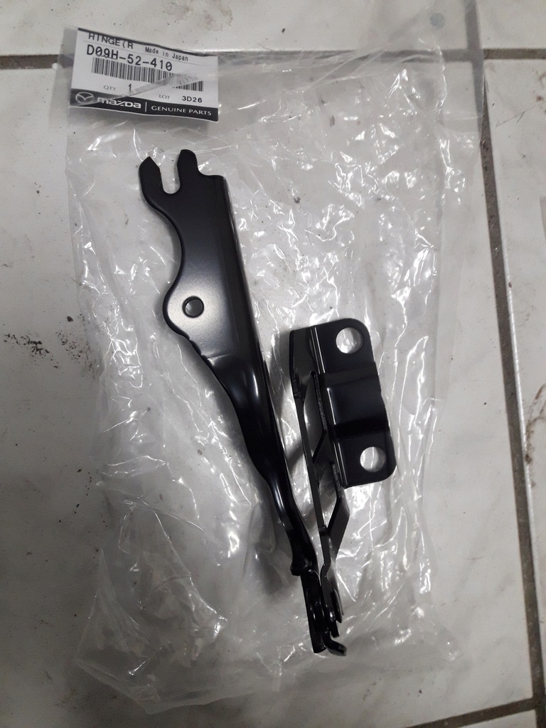 фото №1, Mazda 2 dj 2014-2020 петля капот правый новый oryg.