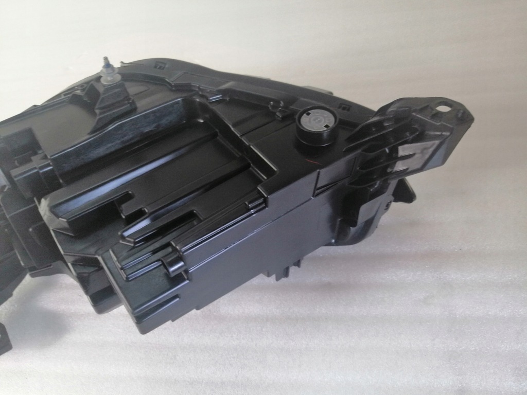 фото №11, Opel corsa f лампа перед права led