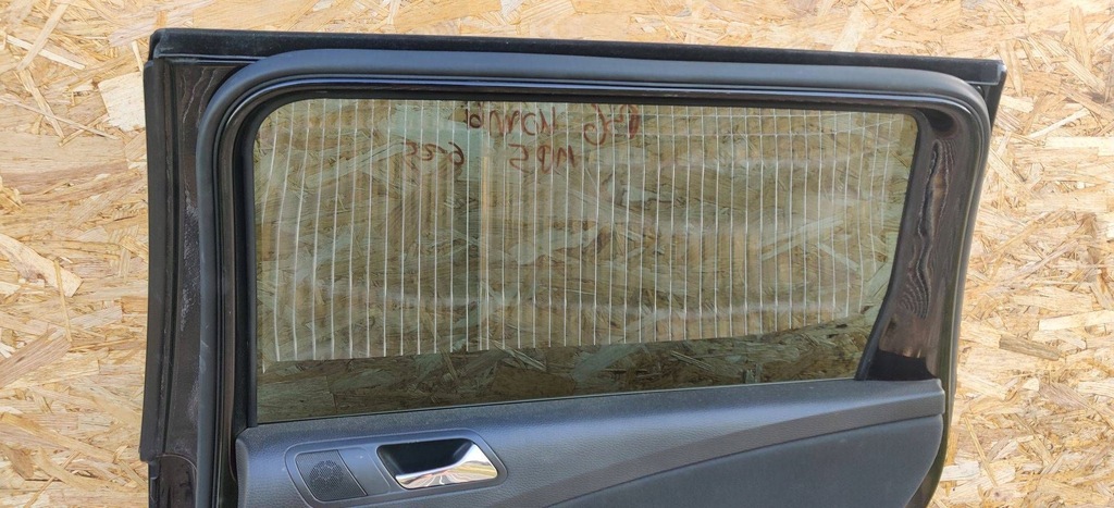 фото №10, Volkswagen passat b6 kombi правое дверь задние задняя чёрные