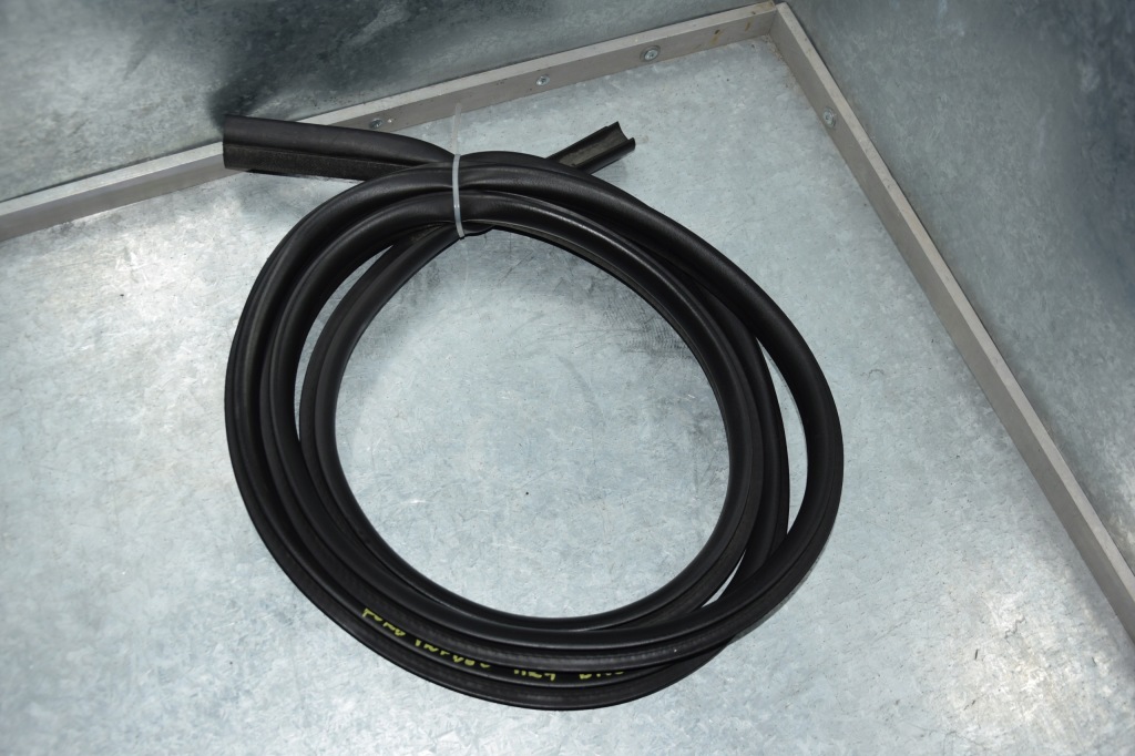 фото №1, Ford mondeo mk4 прокладка двері задніх kombi