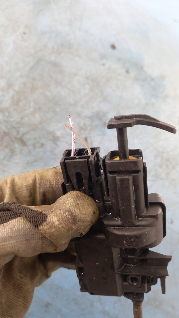 фото №4, Привод крышка заливной renault modus 1.5dci 04r