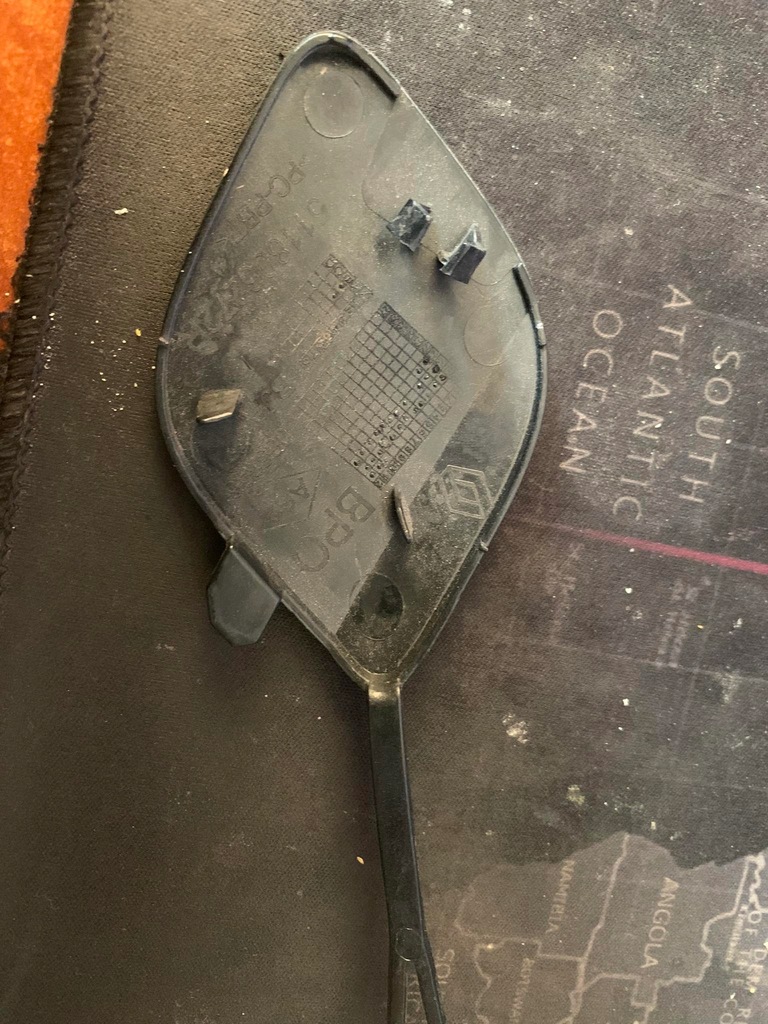 фото №2, Заглушка фаркоп бампера перед renault clio v