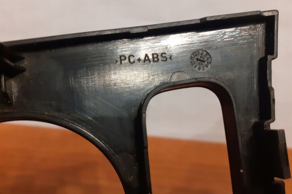 фото №10, Рамка средняя приборная панель vw passat b6 3c2 3c0863100 2007