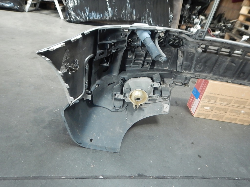 Бампер перед volvo xc90 1 омивачі 02-06 Ціна