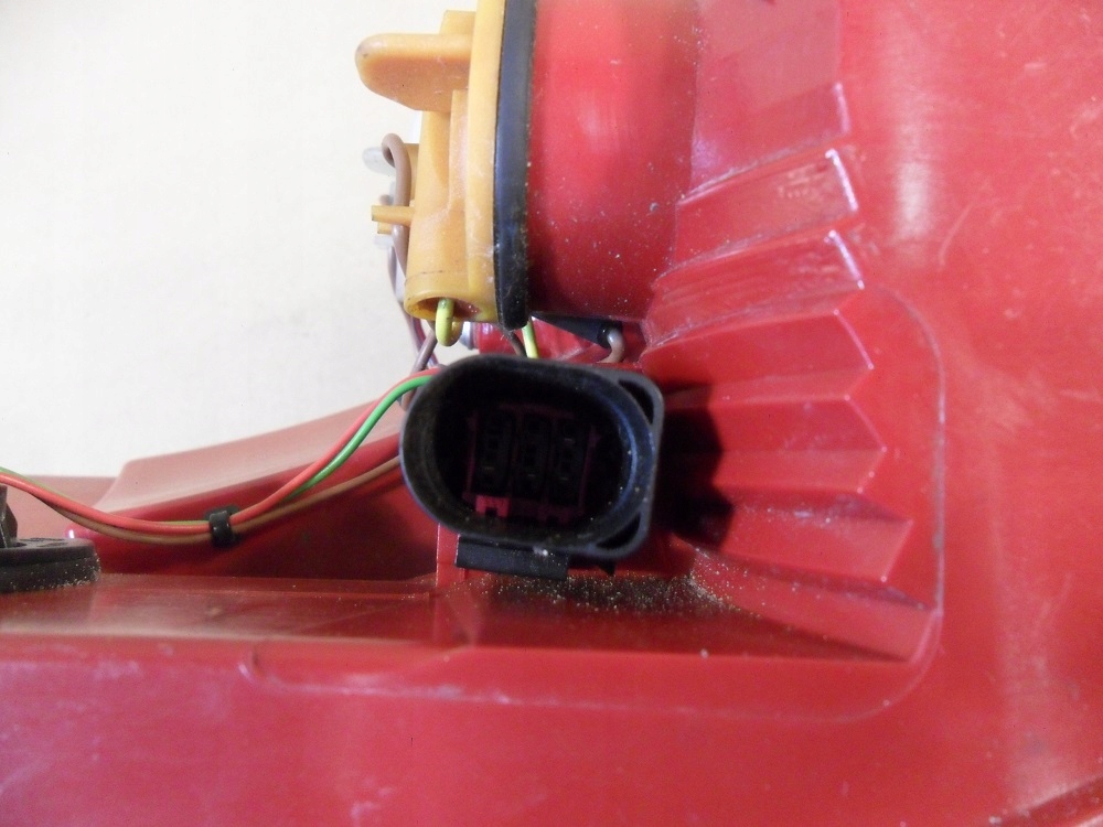 фото №11, Audi a3 cabrio лампа задняя левая led 8p7