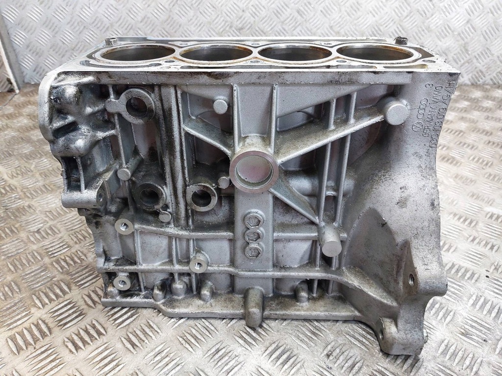 фото №10, Блок двигателя volkswagen golf v 1.4 fsi bkg 03c103019g