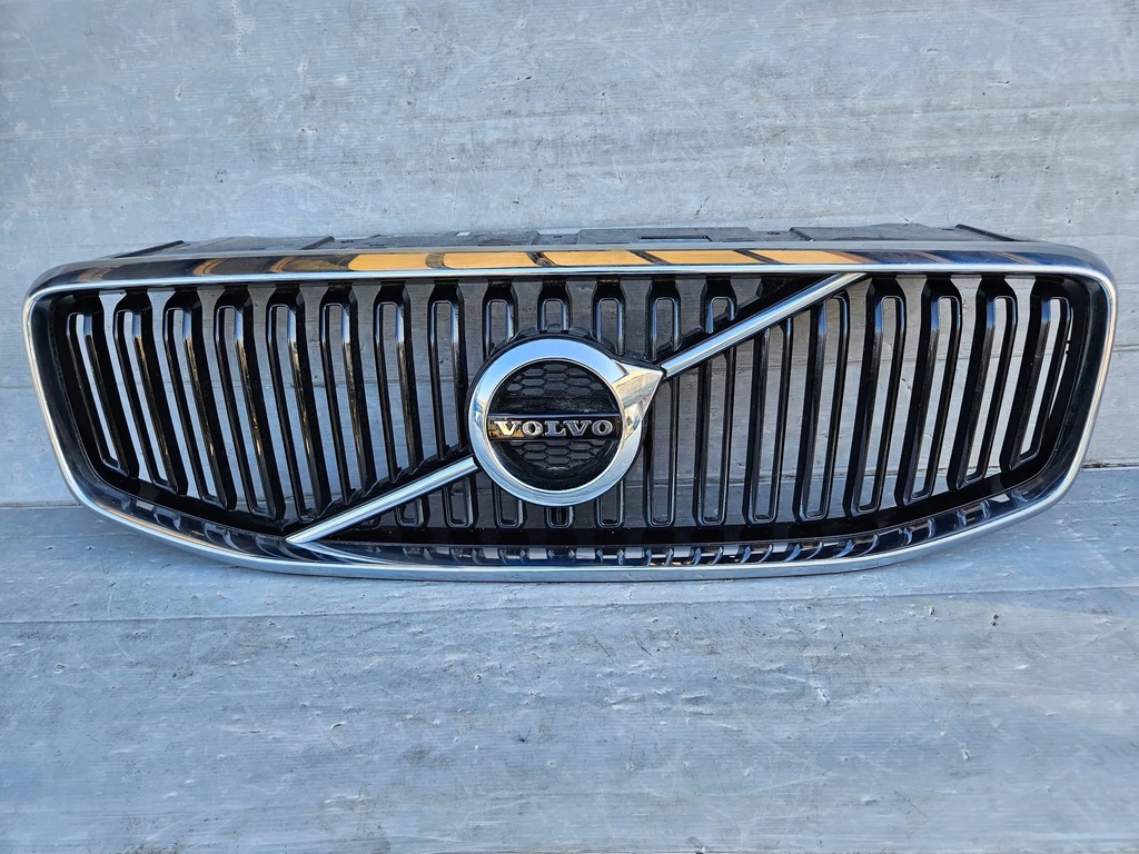 фото №1, Volvo xc60 2018 решётка радиатора