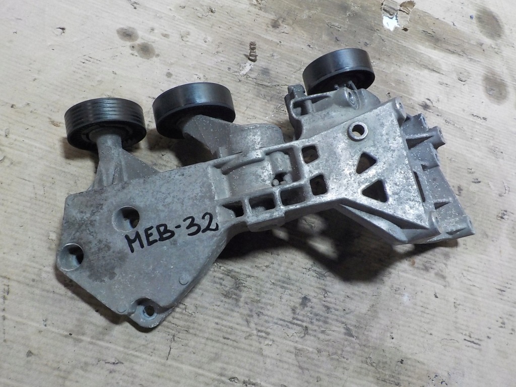 фото №1, Mercedes b170 1.7b кронштейн компрессора кондиционера