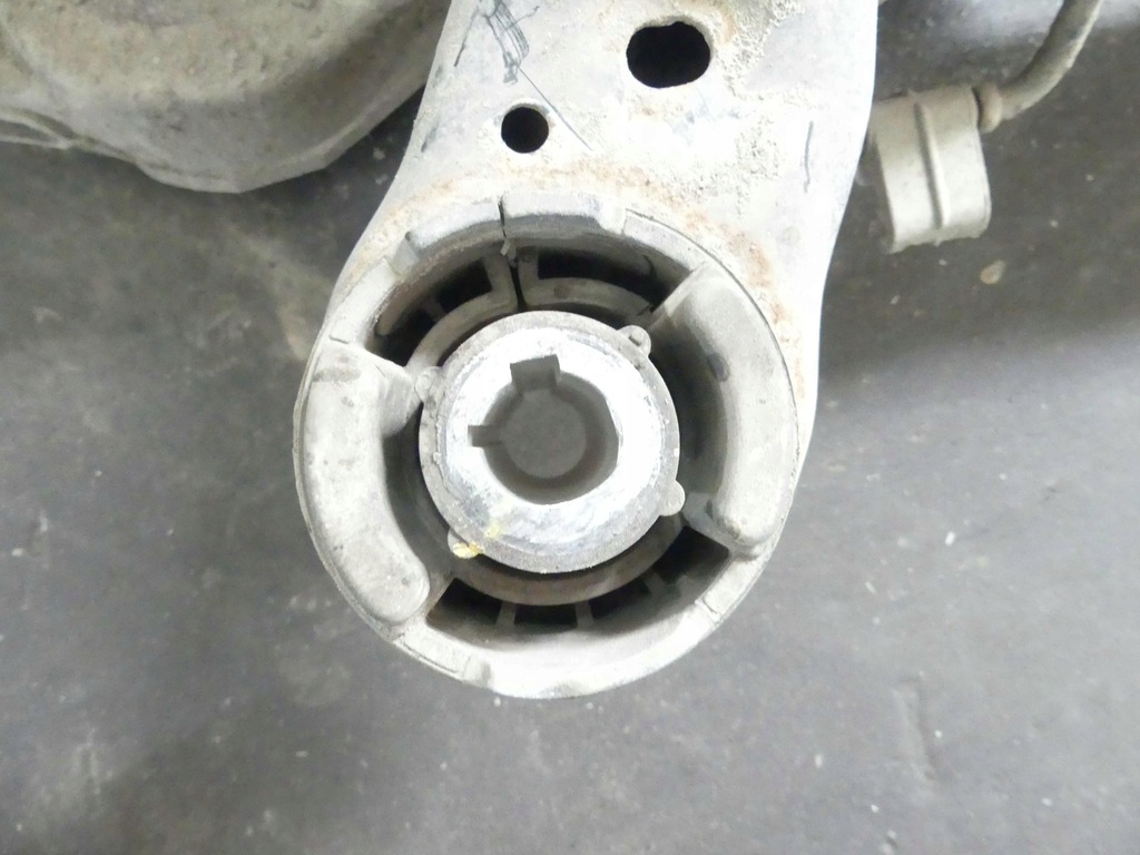 фото №10, Задня балка задня важелі jaguar f-pace 16-