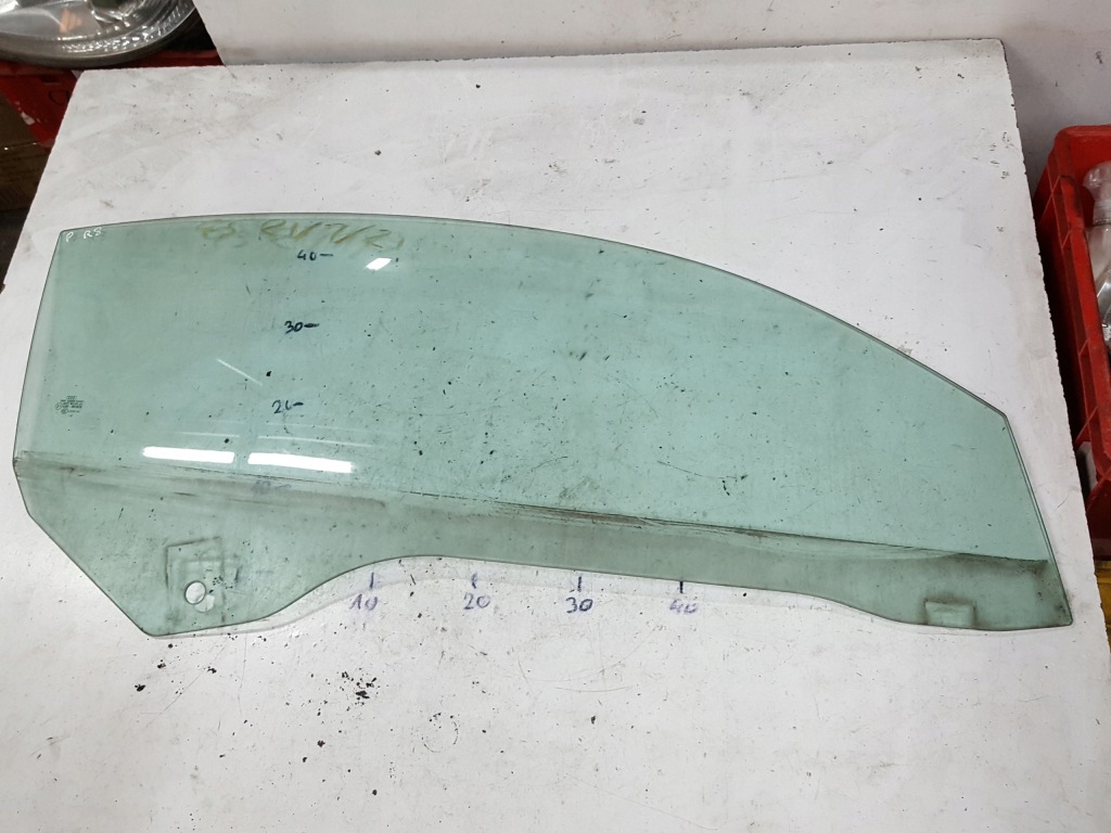 Купить Audi r8 420 06r стекло дверь правая