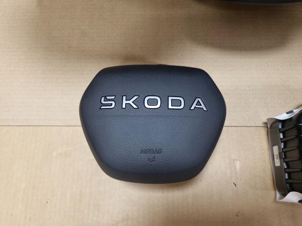 фото №8, Skoda enyaq 2025r приборная панель консоль оригинал подушка безопасности водитель пассажир