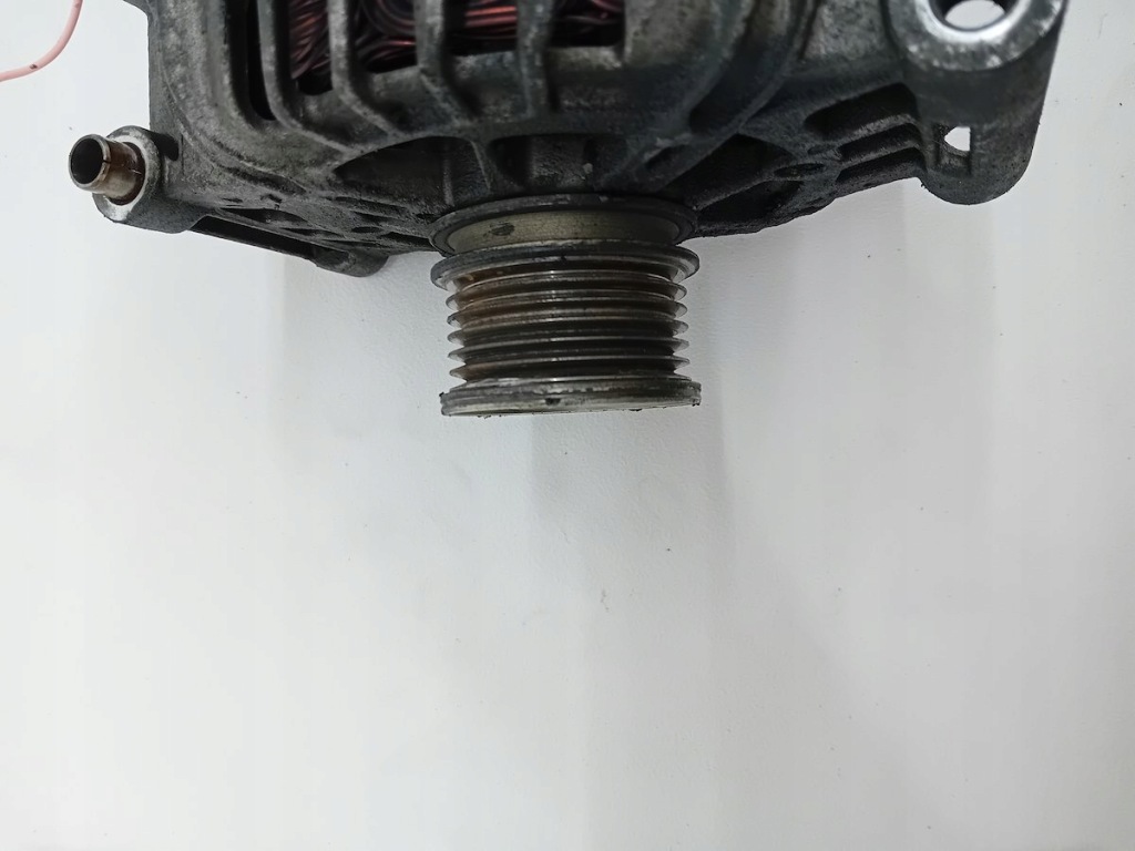 Генератор peugeot 308 v7576513 tg12c059 1.6 16v с Разборки