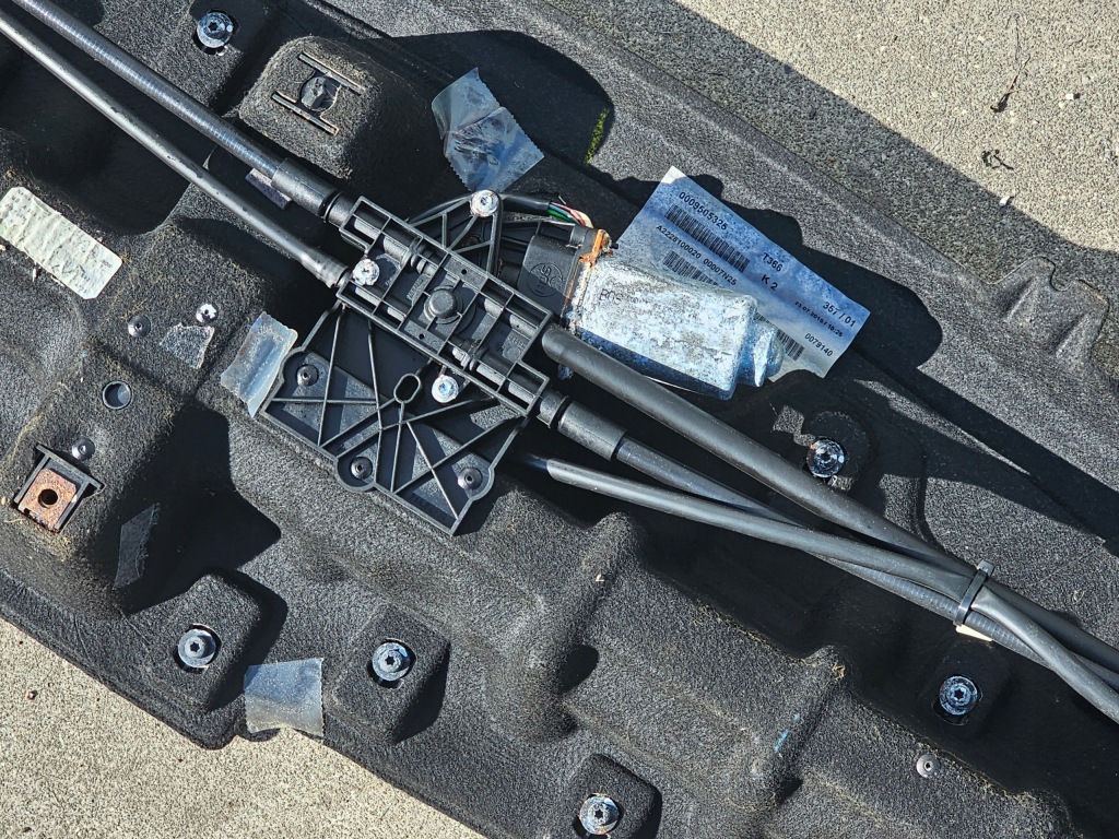 фото №9, Mercedes s w222 13-20 шторка жалюзи багажника a2228100020 usa