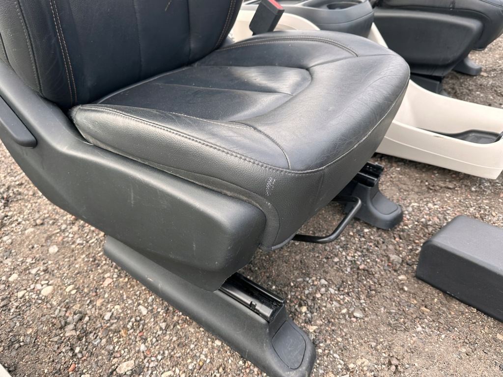 фото №12, Сидіння сидіння салон заднє сидіння спинка обшивки комплект chrysler pacifica 2017+