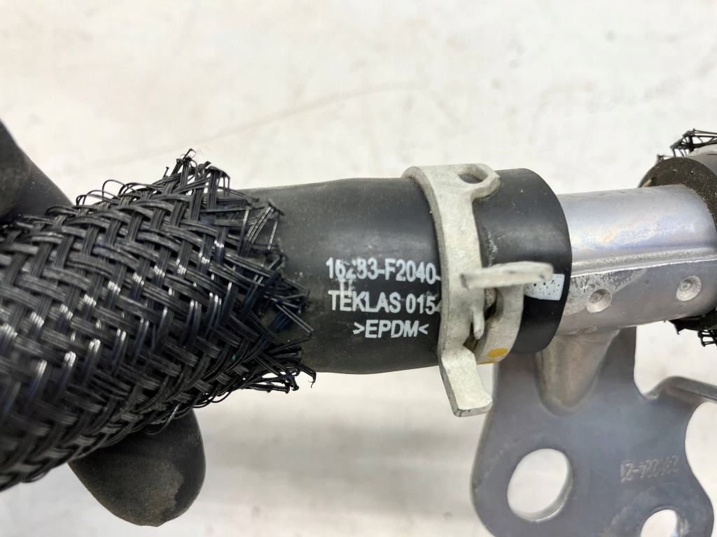 фото №4, Corolla e21 2.0 гибрид пабтрубок  труба шланг воды жидкость тройник патрубок трубка