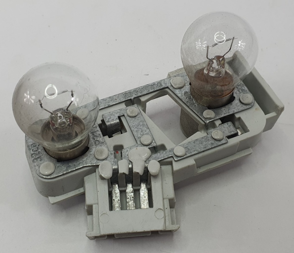 Купить Вкладыш лампы правый задний  крышки mercedes w245