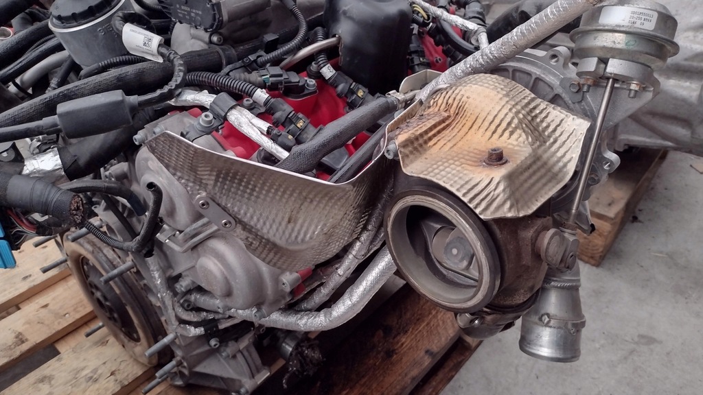 фото №8, Ferrari f8 v8 3.9 двигатель блок блок двигателя головка